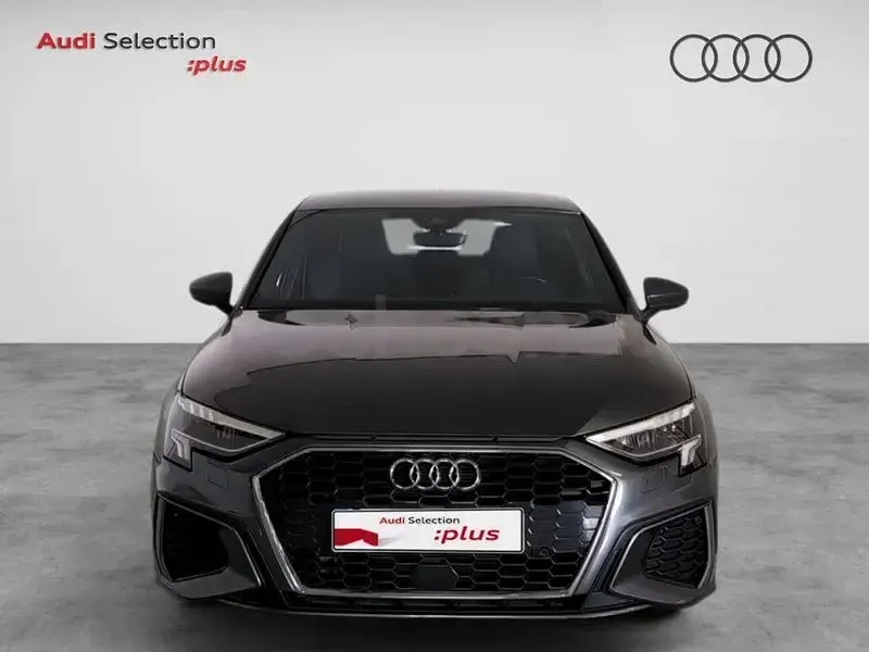 Usado Audi A3 S-Line 150 CV (110 kW) 2024 Gris / plata Berlina