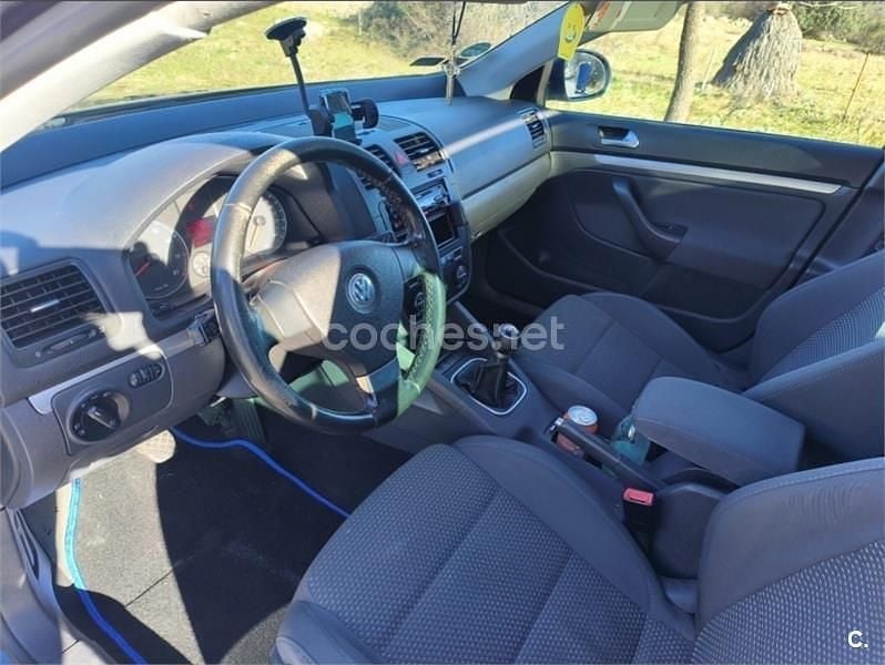 Usado VW Golf V Advance 122 CV (89 kW) 2008 Gris / plata Familiar
