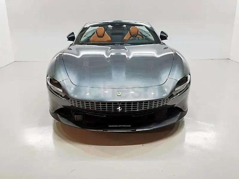 Usado Ferrari Roma 620 CV (456 kW) 2025 Gris / plata Descapotable