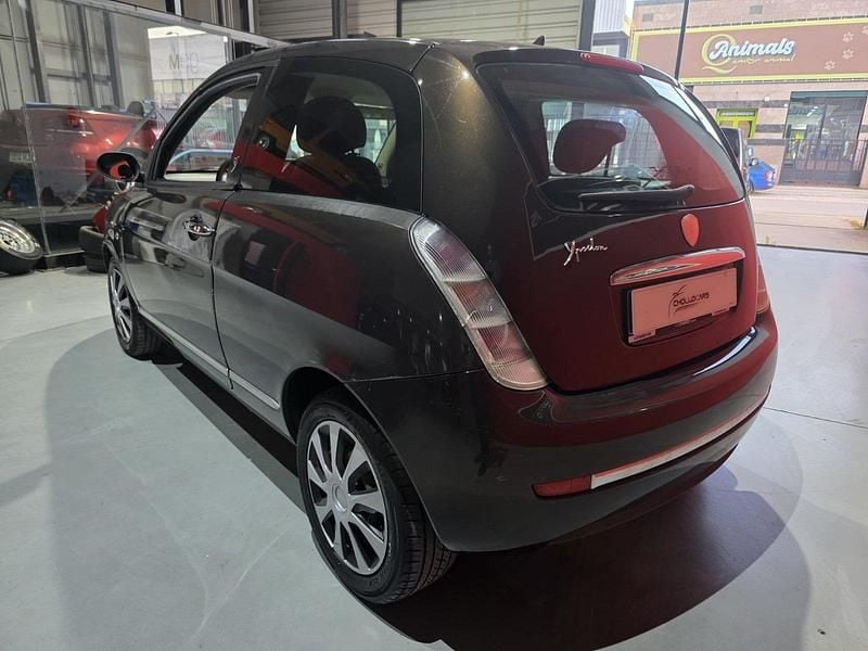 Usado Lancia Ypsilon 95 CV (69 kW) 2008 Marron Utilitario