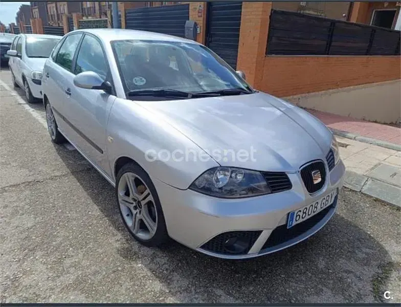 Usado Seat Ibiza Stylance 100 CV (73 kW) 2008 Gris / plata Berlina
