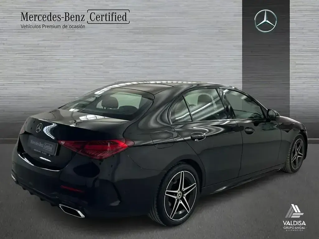 Usado Mercedes C200 AMG line 163 CV (119 kW) 2023 Negro Berlina