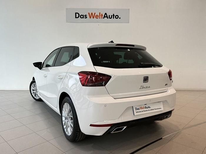Usado Seat Ibiza 115 CV (84 kW) 2025 Blanco Utilitario