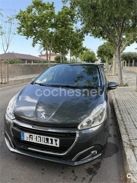 Gris / plata Usado 2015 Peugeot 208 Access Utilitario | 6200 € (Buen precio) - Imagen 1/4