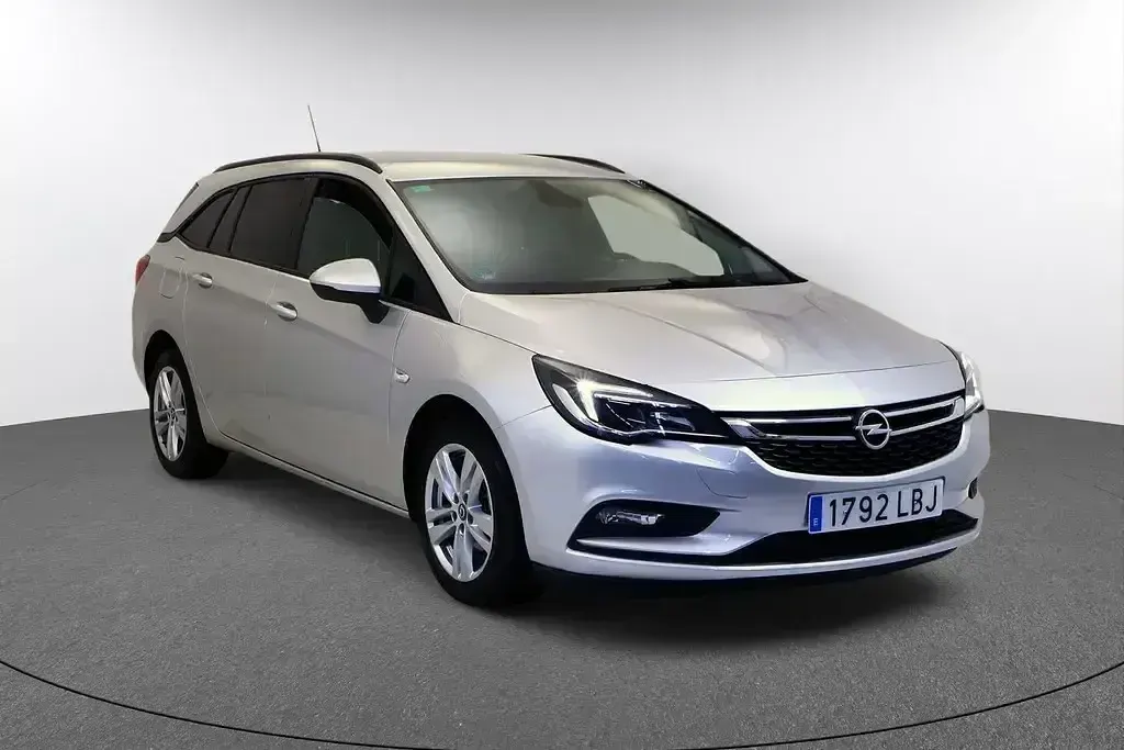 Usado Opel Astra Selective 110 CV (80 kW) 2019 Gris
