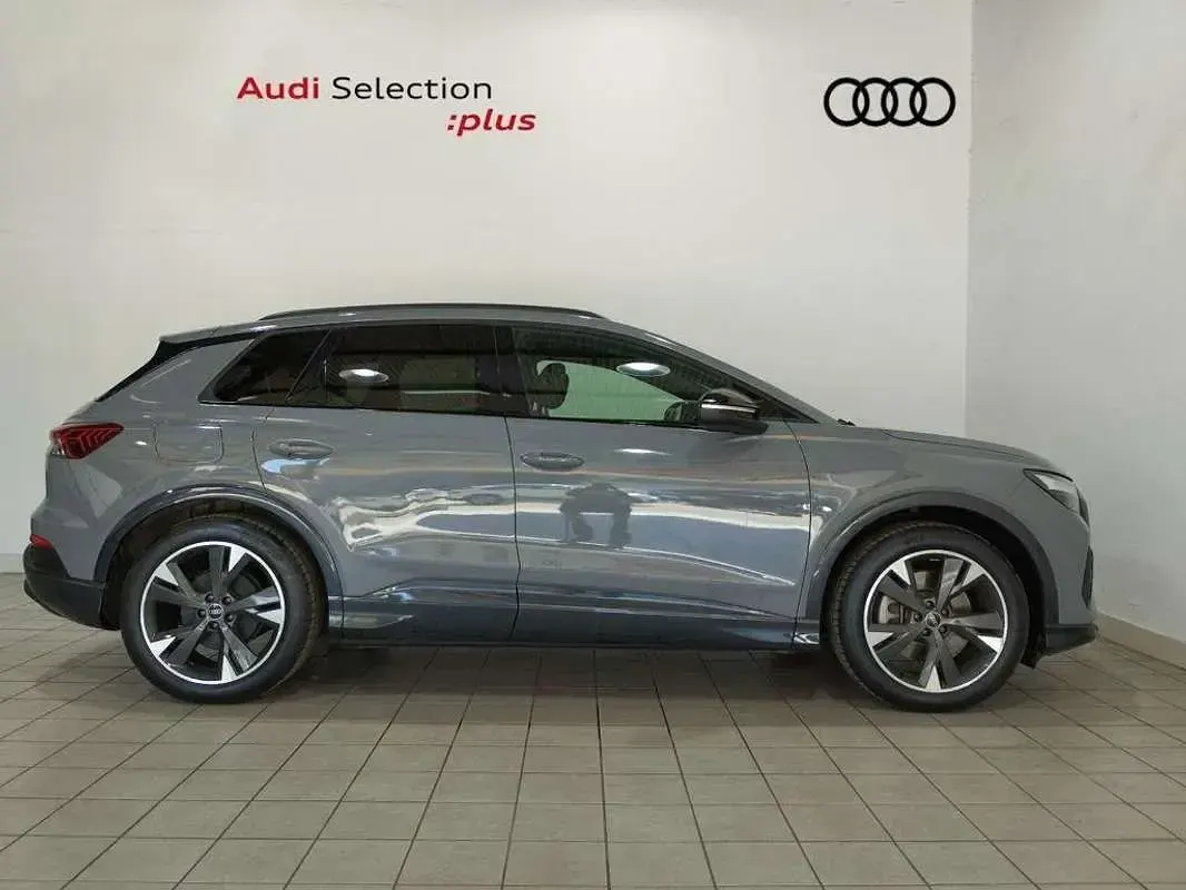 Usado Audi Q4 e-tron Advanced Plus 150 kW (204 CV) 2022 Gris SUV