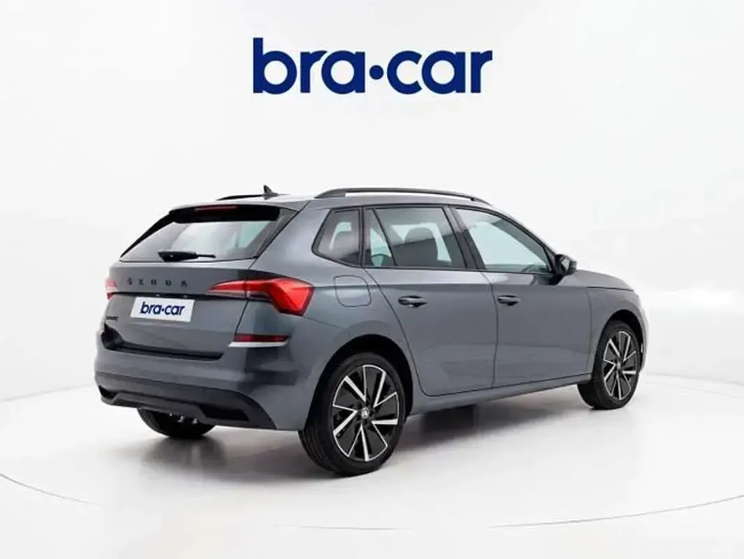Usado Skoda Kamiq Sport 116 CV (85 kW) 2024 Gris SUV
