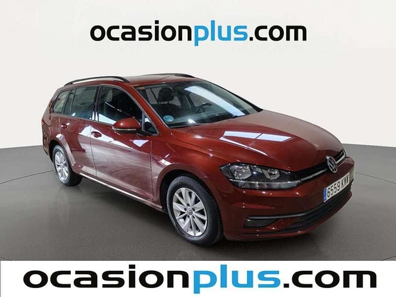 Usado VW Golf VII Business 116 CV (85 kW) 2019 Rojo Familiar