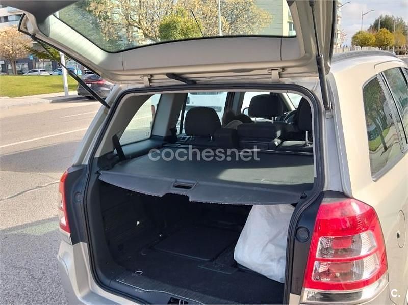 Usado Opel Zafira Enjoy 120 CV (88 kW) 2008 Beige Monovolumen