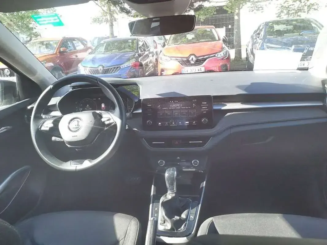 Usado Skoda Fabia Style 110 CV (80 kW) 2022 Gris Utilitario