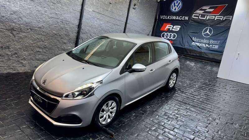 Gris Usado 2016 Peugeot 208 Style Utilitario | 6999 € (Precio justo) - Imagen 1/4