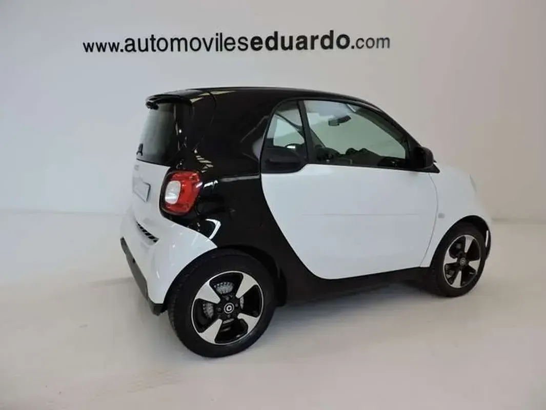 Usado Smart ForTwo Coupé Passion 60 kW (82 CV) 2021 Blanco Coupe