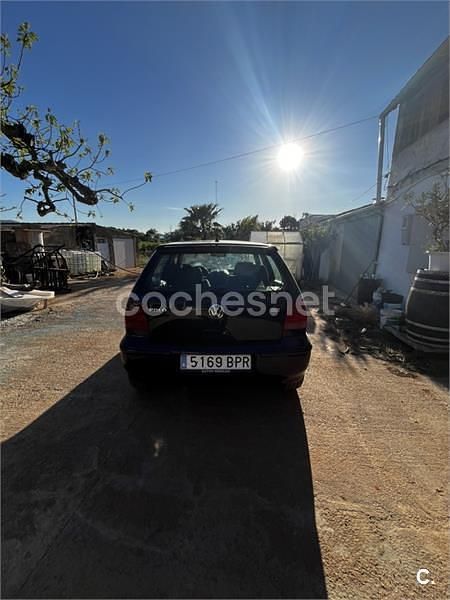 Usado VW Polo Conceptline 64 CV (47 kW) 2002 Azul Berlina