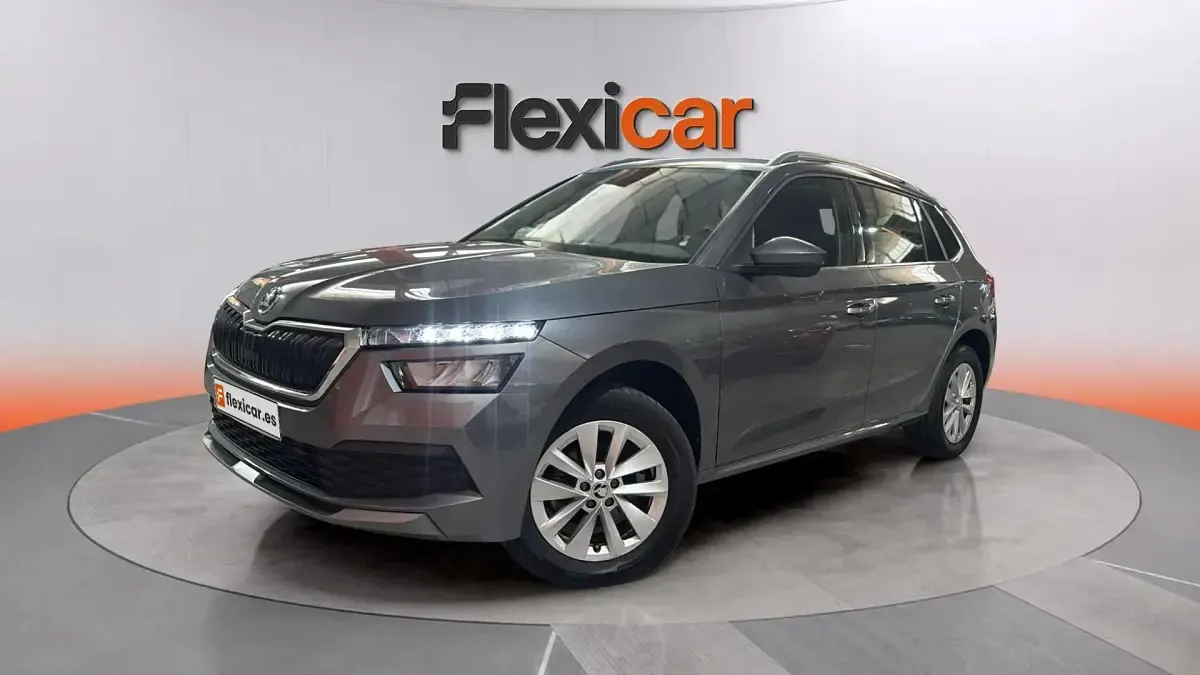 Usado Skoda Kamiq Selection 116 CV (85 kW) 2023 Gris SUV