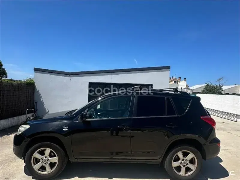 Usado Toyota RAV4 Executive 136 CV (100 kW) 2007 Negro SUV