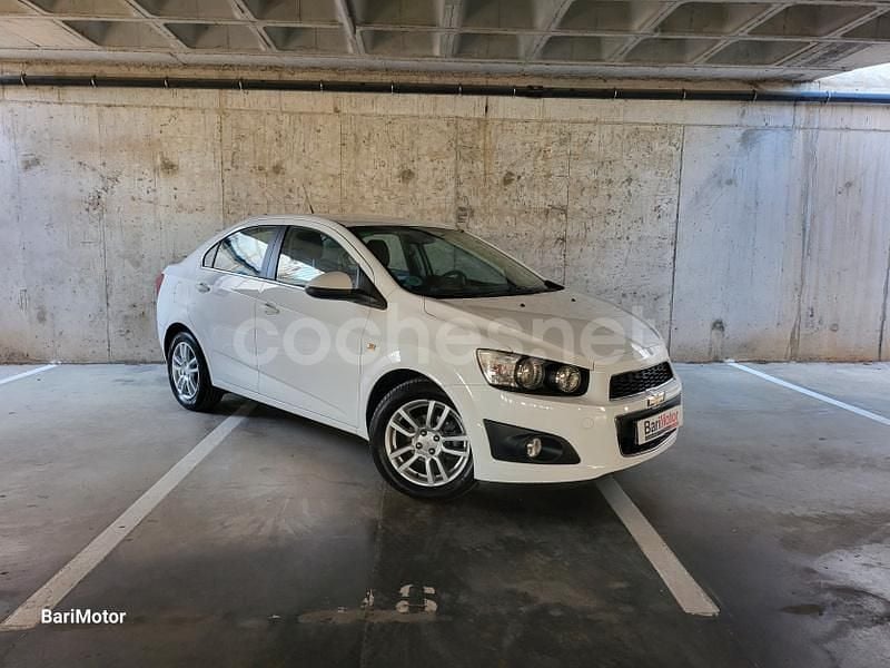 Blanco Usado 2011 Chevrolet Aveo LT Berlina | 6980 € (Caro) - Imagen 1/4