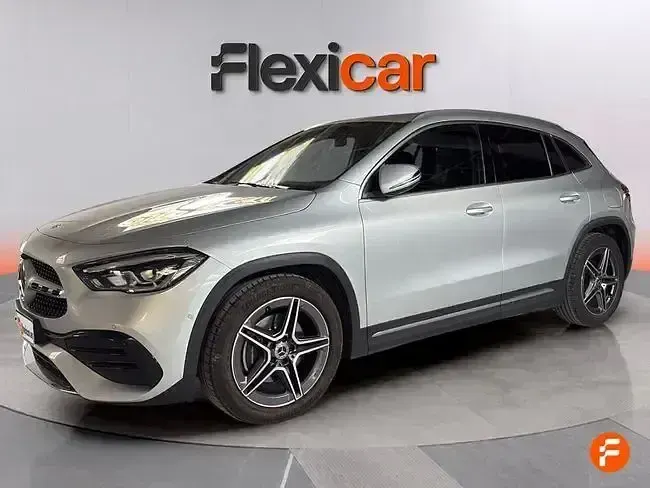 Usado Mercedes GLA180 122 CV (89 kW) 2020 Gris SUV