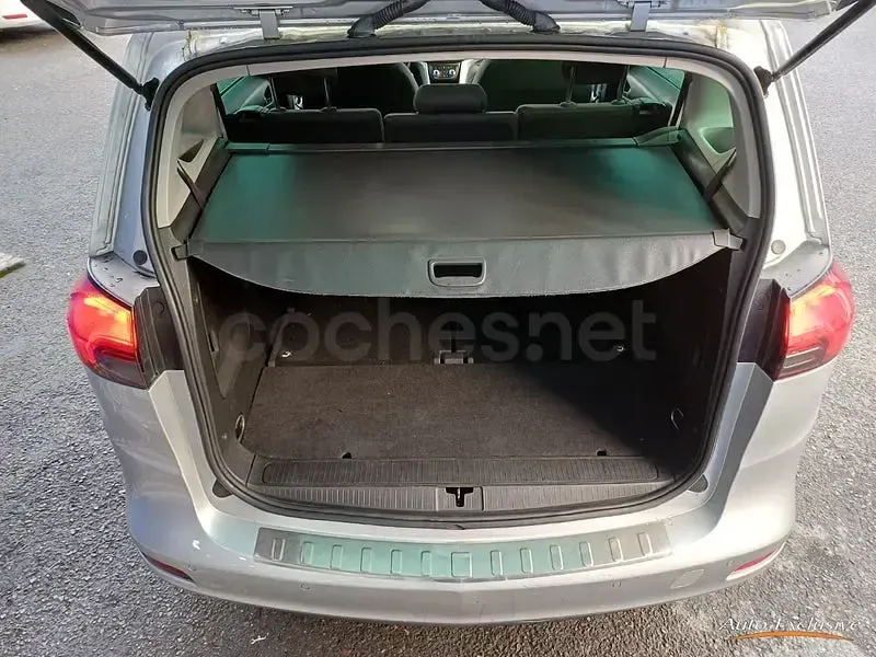 Usado Opel Zafira Tourer Excellence 136 CV (100 kW) 2017 Gris / plata Monovolumen
