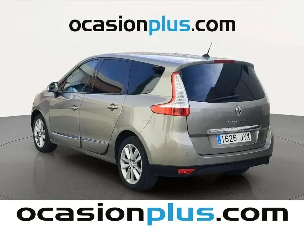 Usado Renault Scénic III Dynamique 110 CV (80 kW) 2017 Beige Monovolumen