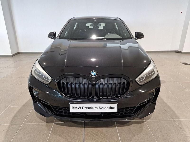 Usado BMW 118 Comfort Edition 150 CV (110 kW) 2024 Negro Utilitario