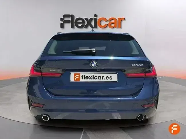 Usado BMW 318 150 CV (110 kW) 2020 Azul Familiar
