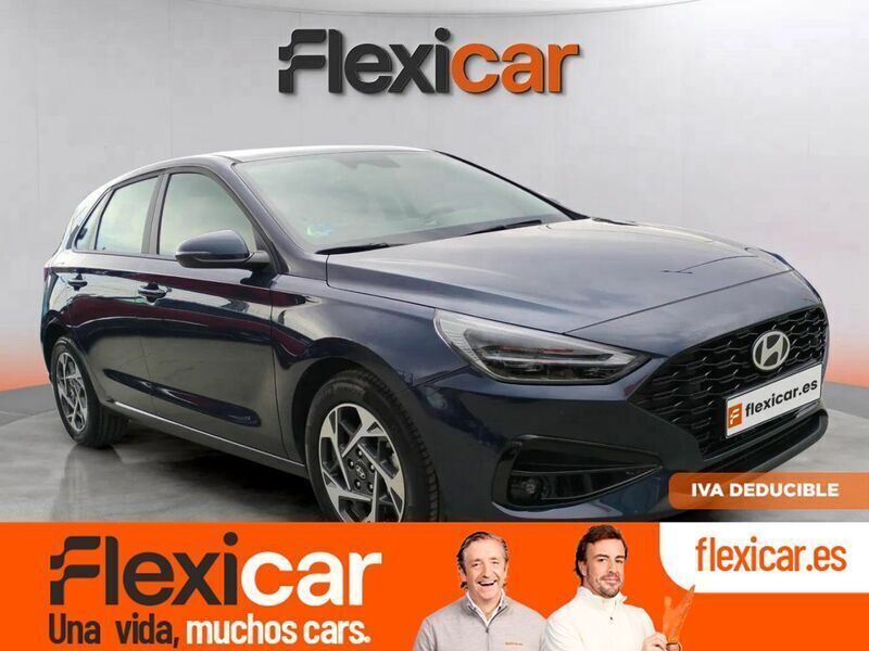 Azul Usado 2024 Hyundai i30 Berlina | 21.490 € (Precio justo) - Imagen 1/2