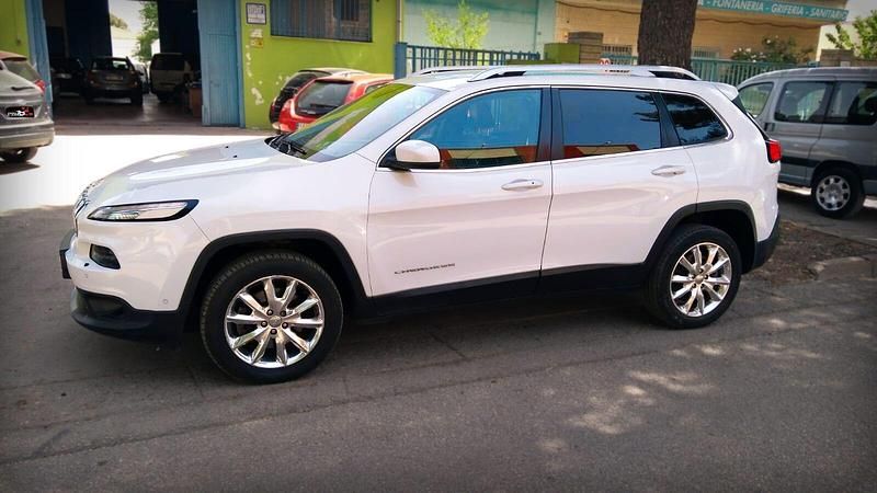 Usado Jeep Cherokee Limited 140 CV (102 kW) 2015 Blanco SUV
