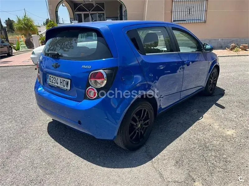 Usado Chevrolet Aveo LTZ 100 CV (73 kW) 2011 Azul Berlina