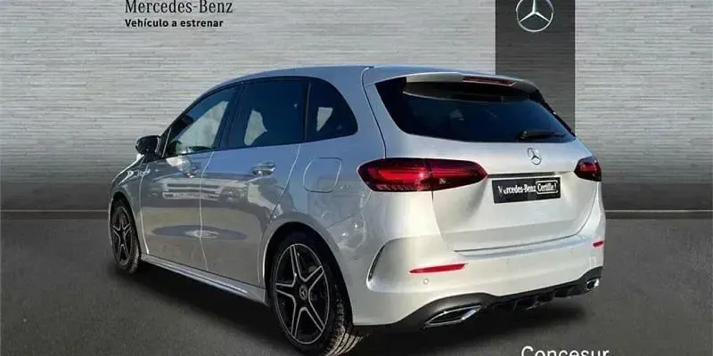 Usado Mercedes B250 218 CV (160 kW) 2025 Plata Utilitario