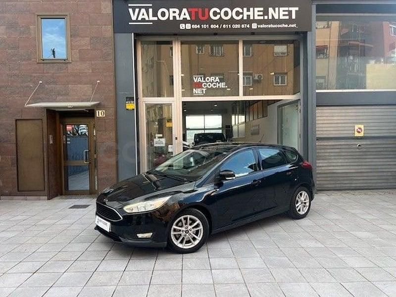 Usado Ford Focus Trend 95 CV (69 kW) 2017 Negro Familiar