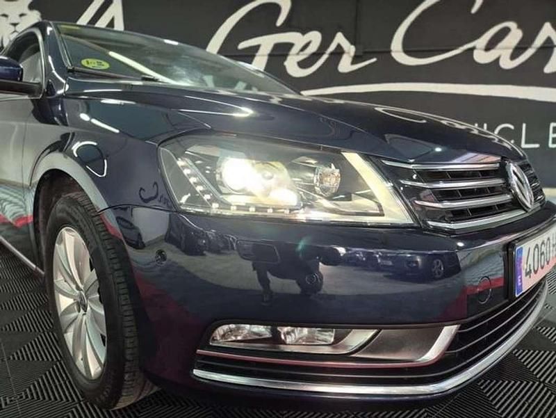 Usado VW Passat Advance 140 HP (102 kW) 2011 Azul Sedan