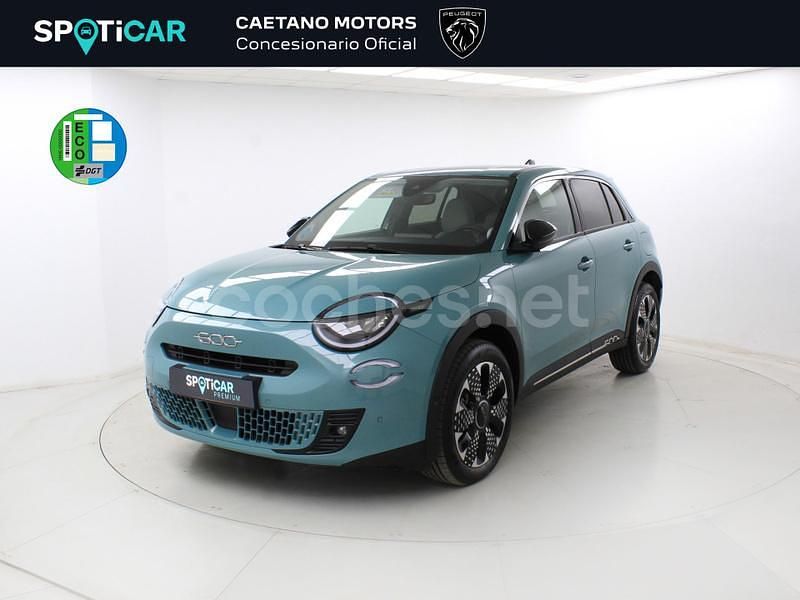 Azul Usado 2024 Fiat 600 La Prima SUV | 22.900 € (Buen precio) - Imagen 1/4