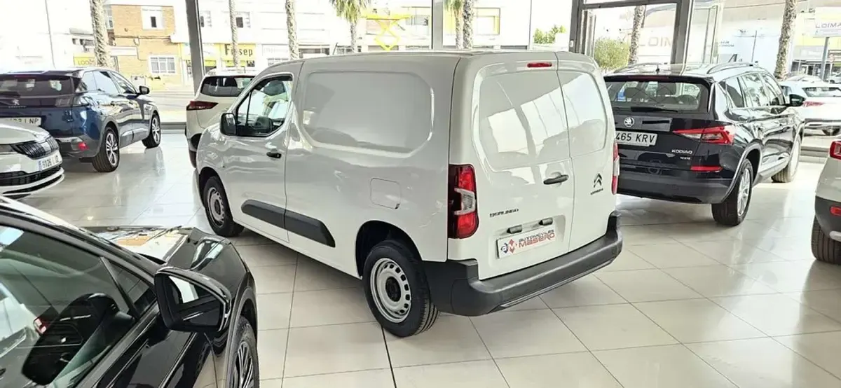 Usado Citroën Berlingo 102 CV (75 kW) 2021 Blanco Monovolumen