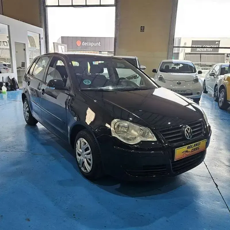 Usado VW Polo Advance 75 CV (55 kW) 2006 Negro Utilitario
