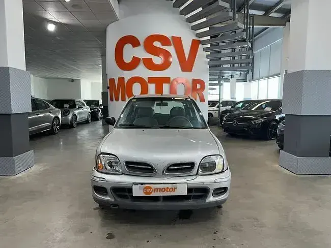Usado Nissan Micra 60 CV (44 kW) 2003 Gris Utilitario