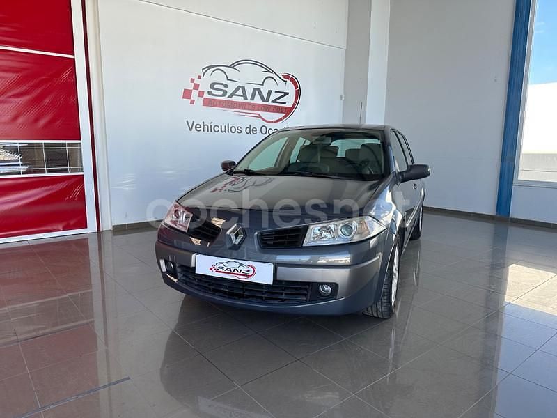 Usado Renault Mégane II Expression 105 CV (77 kW) 2007 Gris / plata Berlina