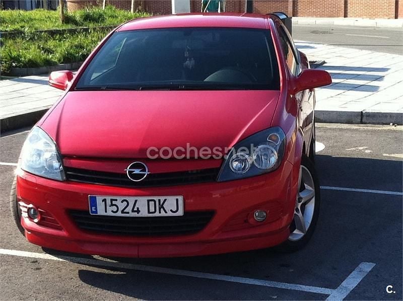Usado Opel Astra GTC Sport 125 CV (91 kW) 2005 Rojo Berlina