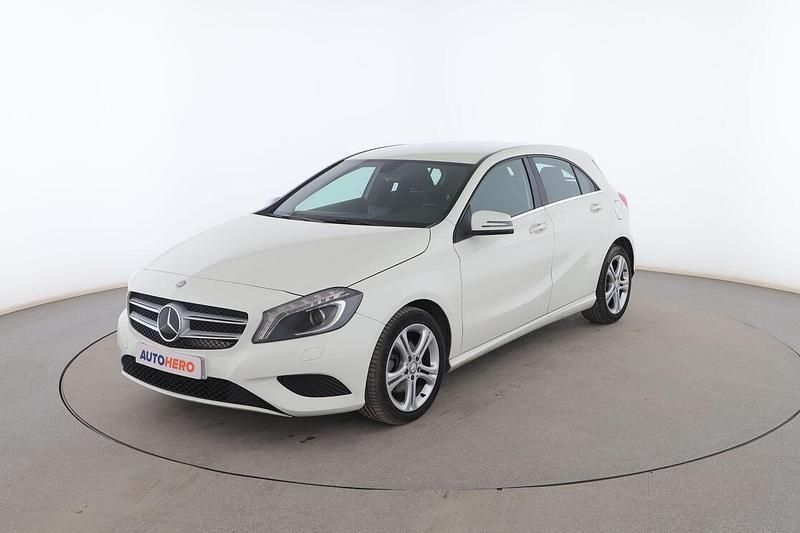 Blanco Usado 2013 Mercedes A200 Urban Utilitario | 15.599 € (Un poco caro) - Imagen 1/3