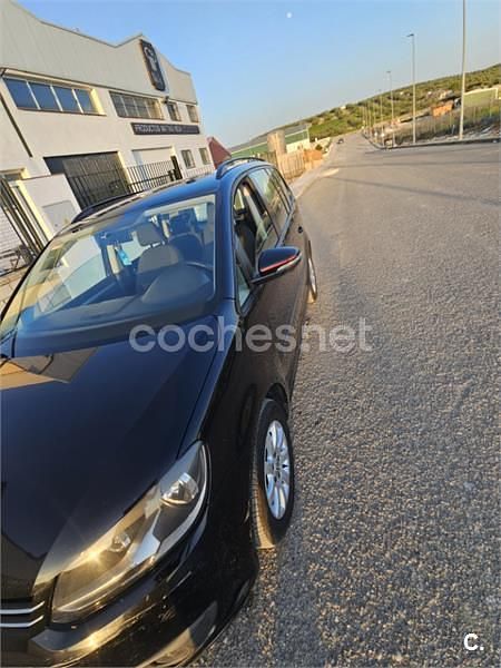 Usado VW Touran Advance 105 CV (77 kW) 2012 Negro Monovolumen