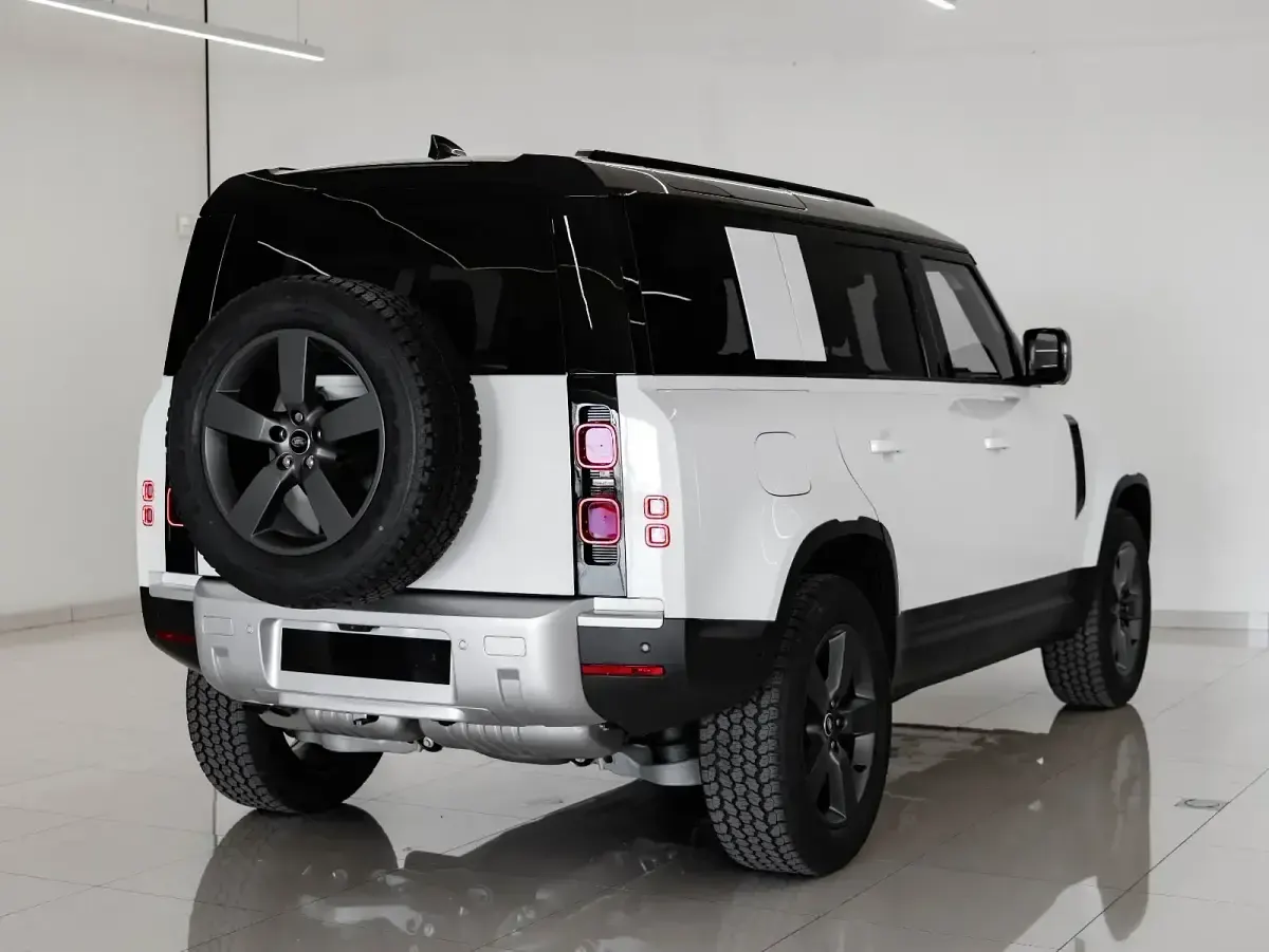 Usado Land Rover Defender S 249 CV (183 kW) 2025 Blanco SUV
