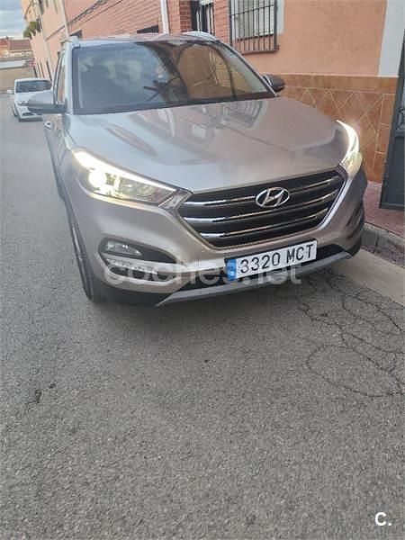 Usado Hyundai Tucson 116 CV (85 kW) 2017 Gris / plata SUV