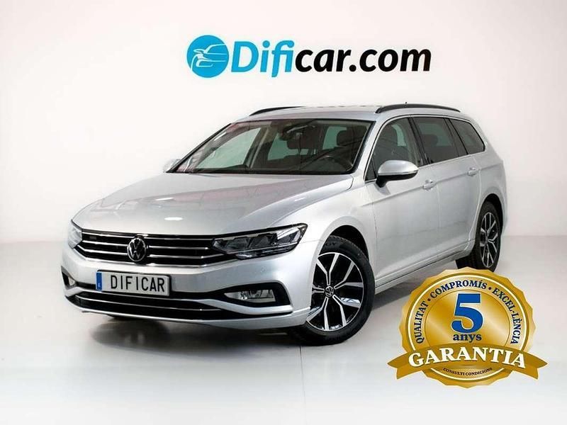 Gris Usado 2020 VW Passat R-line Familiar | 25.490 € (Caro) - Imagen 1/4