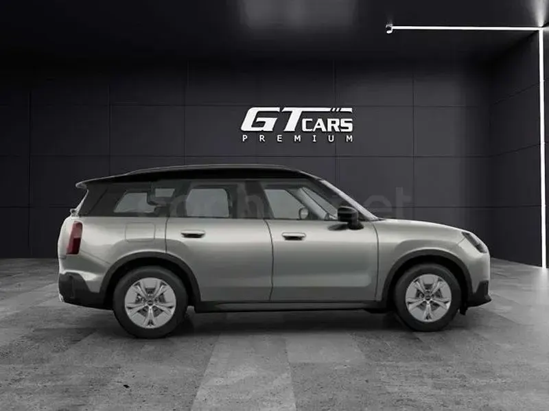 Usado Mini Cooper Countryman 220 CV (161 kW) 2024 Gris / plata SUV