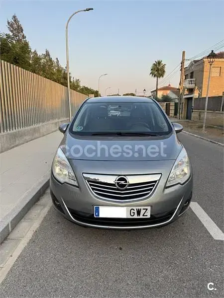 Usado Opel Meriva Cosmo 120 CV (88 kW) 2010 Gris / plata Monovolumen