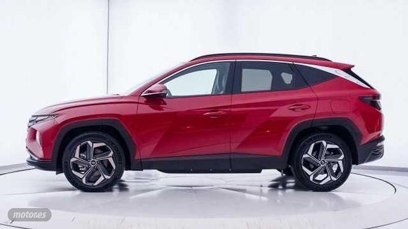 Usado Hyundai Tucson Style 265 CV (194 kW) 2023 Engine red SUV