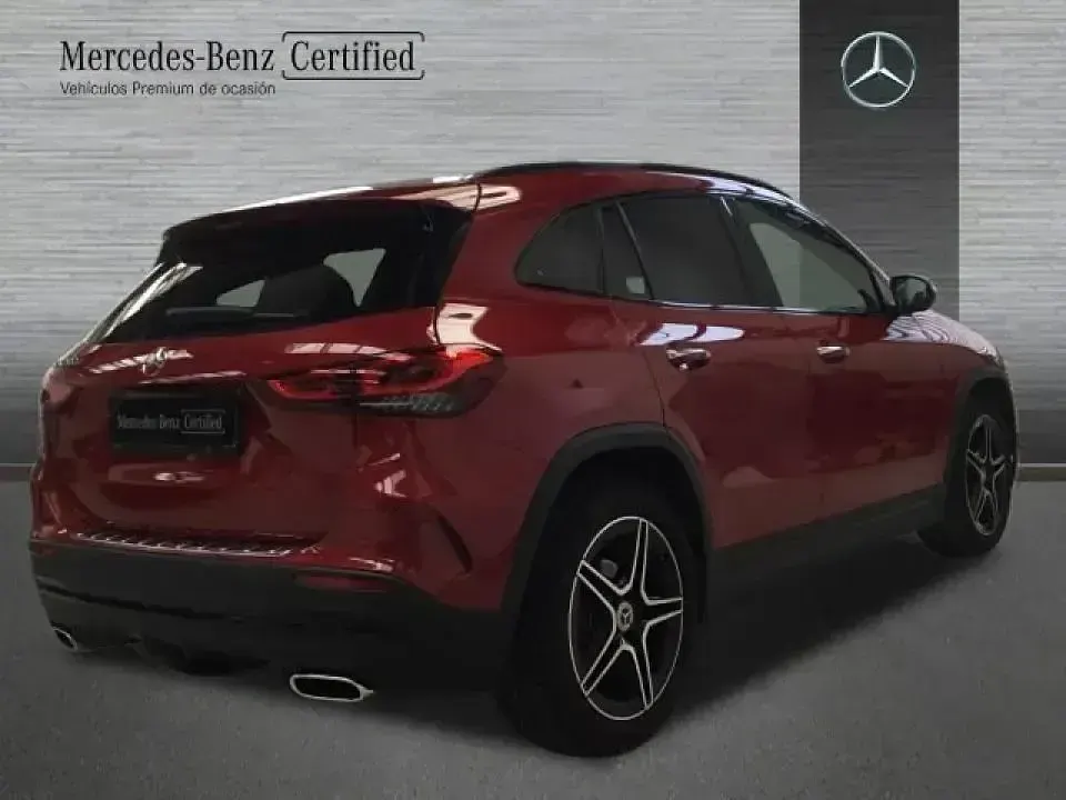 Usado Mercedes GLA200 AMG line 150 CV (110 kW) 2021 Rojo SUV