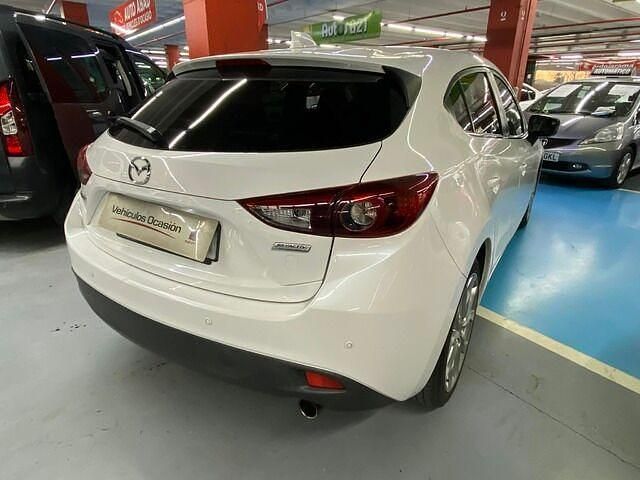 Usado Mazda 3 Luxury 120 CV (88 kW) 2015 Blanco Berlina