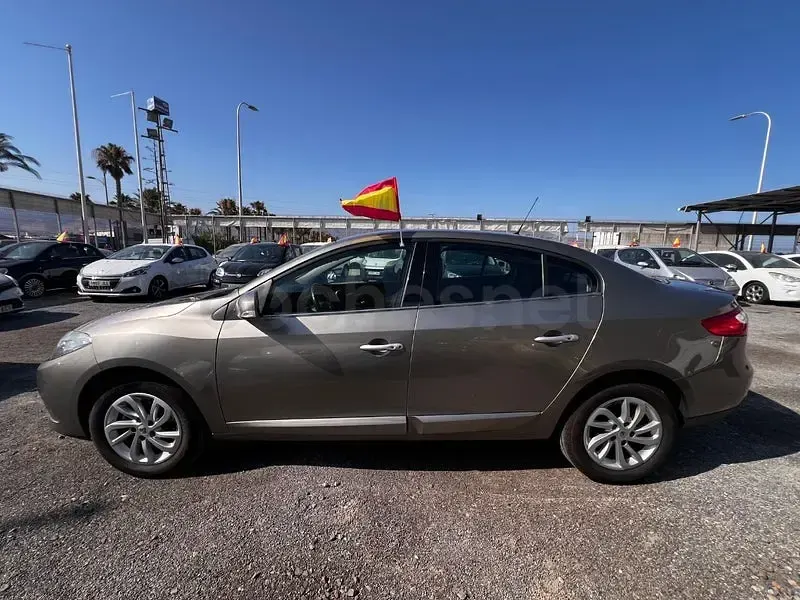 Usado Renault Fluence LIMITED 110 CV (80 kW) 2014 Beige Berlina