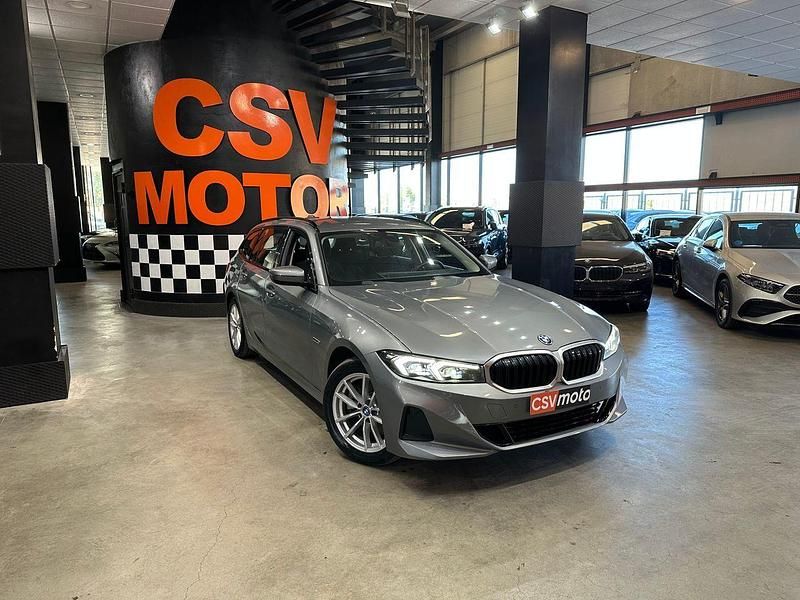Usado BMW 320e 207 CV (152 kW) 2023 Gris Familiar