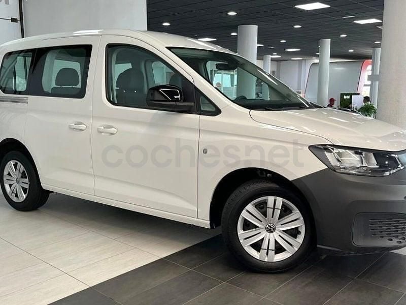 Usado VW Caddy 102 CV (75 kW) 2024 Blanco Monovolumen